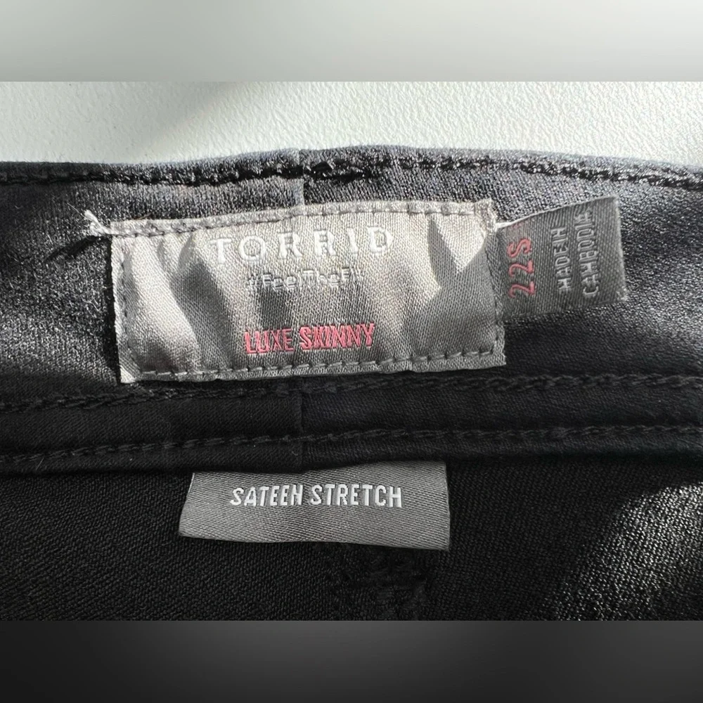 Torrid Luxe Skinny Sateen Stretch Women’s black denim jeans size 22S - Picture 8 of 12